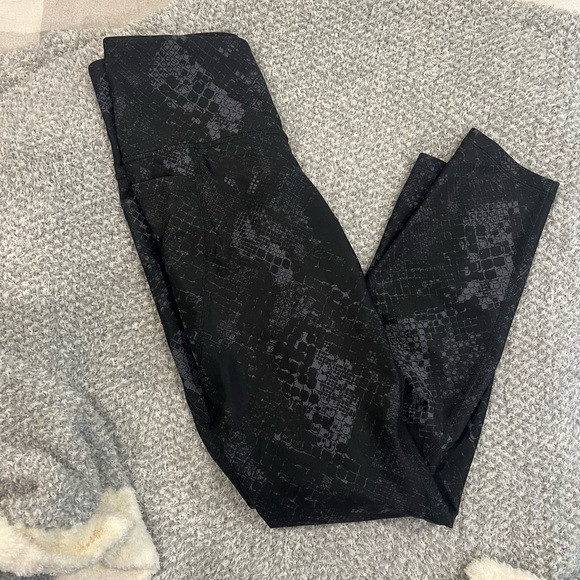 Old navy workout legging medium - Picture 2 of 4